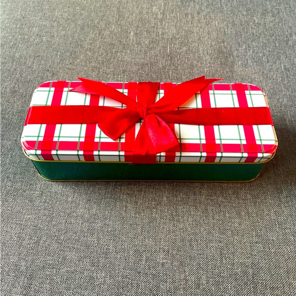 Green Red Tin Can Box